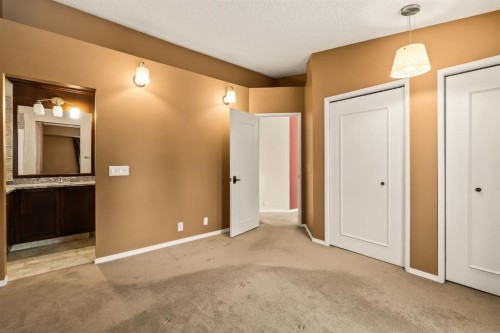716 Coach Bluff Crescent Sw, Calgary, AB - Indoor Photo Showing Other Room