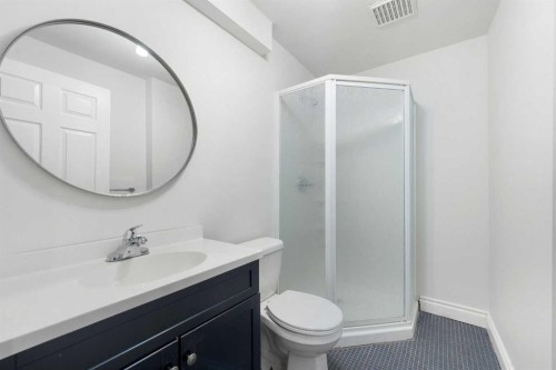 283 Prestwick Landing Se, Calgary, AB - Indoor Photo Showing Bathroom