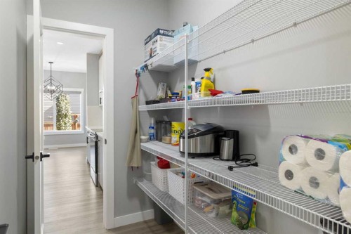 628 Edgefield Street, Strathmore, AB - Indoor With Storage