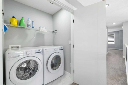 628 Edgefield Street, Strathmore, AB - Indoor Photo Showing Laundry Room