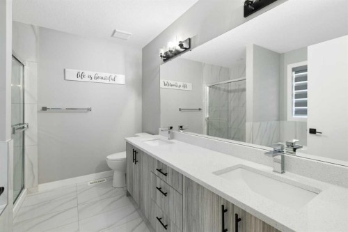 628 Edgefield Street, Strathmore, AB - Indoor Photo Showing Bathroom