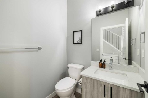 628 Edgefield Street, Strathmore, AB - Indoor Photo Showing Bathroom
