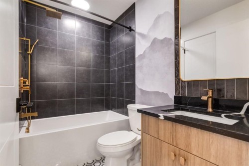 2106-4270 Norford Avenue Nw, Calgary, AB - Indoor Photo Showing Bathroom