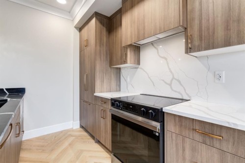 2113-4270 Norford Avenue Nw, Calgary, AB - Indoor Photo Showing Kitchen