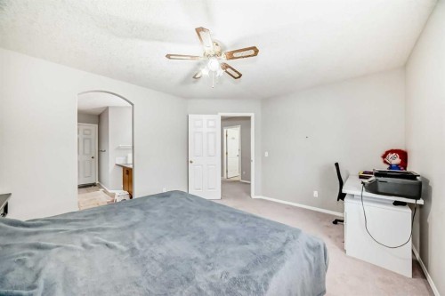 270 Covewood Circle Ne, Calgary, AB - Indoor Photo Showing Bedroom