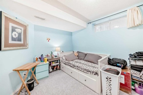 270 Covewood Circle Ne, Calgary, AB - Indoor Photo Showing Bedroom