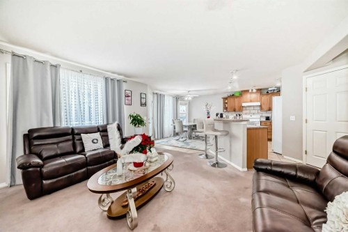 270 Covewood Circle Ne, Calgary, AB - Indoor Photo Showing Living Room