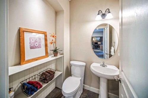 74 Sherwood Point Nw, Calgary, AB - Indoor Photo Showing Bathroom