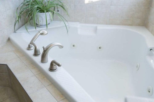 74 Sherwood Point Nw, Calgary, AB - Indoor Photo Showing Bathroom