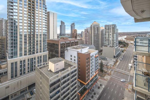 1907-920 5 Avenue Sw, Calgary, AB - Outdoor