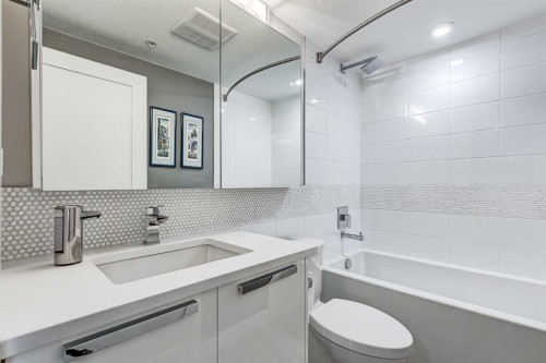 1604-1234 5 Avenue Nw, Calgary, AB - Indoor Photo Showing Bathroom
