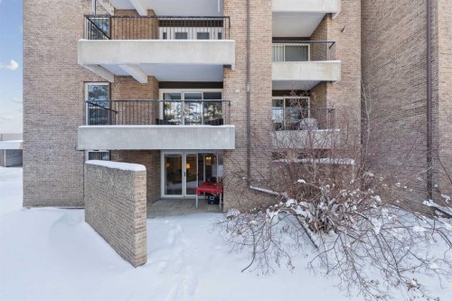 1107-201 Brae Glen Sw, Calgary, AB - Outdoor
