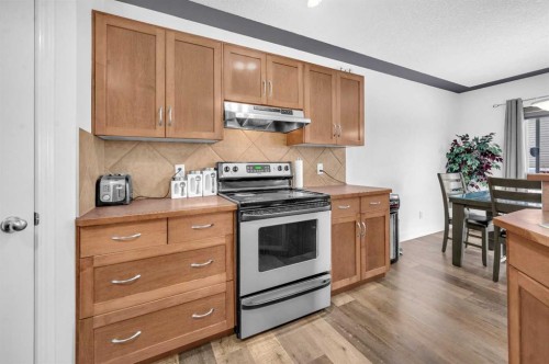 105 Covemeadow Bay Ne, Calgary, AB - Indoor Photo Showing Kitchen
