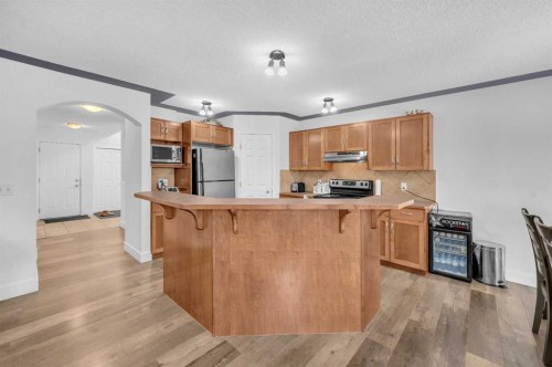 105 Covemeadow Bay Ne, Calgary, AB - Indoor Photo Showing Kitchen