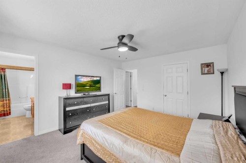 105 Covemeadow Bay Ne, Calgary, AB - Indoor Photo Showing Bedroom