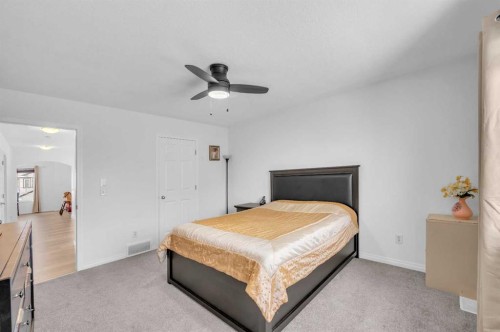 105 Covemeadow Bay Ne, Calgary, AB - Indoor Photo Showing Bedroom
