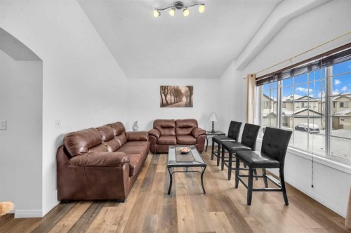 105 Covemeadow Bay Ne, Calgary, AB - Indoor Photo Showing Living Room