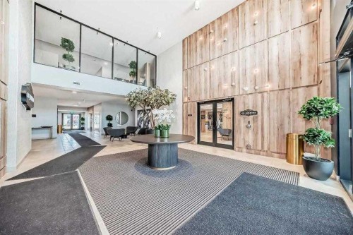 69 Les Jardins Park Se, Calgary, AB - Indoor Photo Showing Other Room