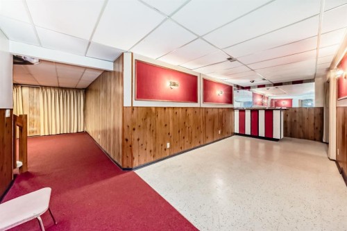 5632 21 Street Sw, Calgary, AB - Indoor Photo Showing Other Room