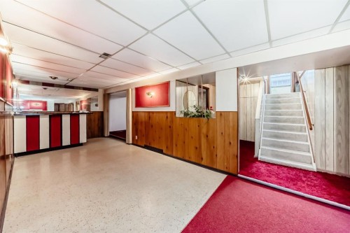 5632 21 Street Sw, Calgary, AB - Indoor Photo Showing Other Room