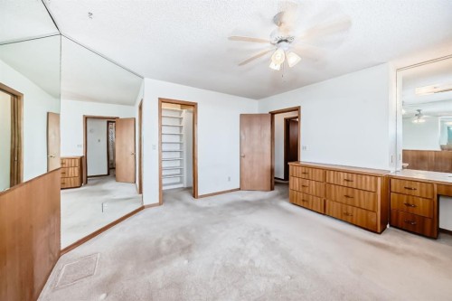 5632 21 Street Sw, Calgary, AB - Indoor Photo Showing Other Room