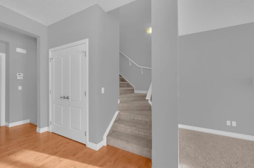 402 Hillcrest Circle Sw, Airdrie, AB - Indoor Photo Showing Other Room