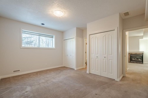 14 Discovery Woods Villas Sw, Calgary, AB - Indoor Photo Showing Other Room