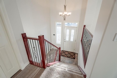 14 Discovery Woods Villas Sw, Calgary, AB - Indoor Photo Showing Other Room