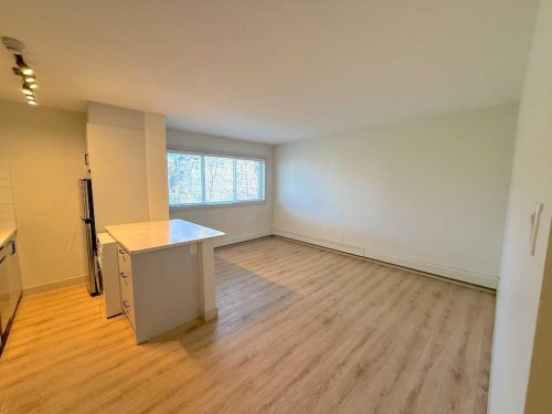 1821 17 Street Sw, Calgary, AB - Indoor Photo Showing Other Room