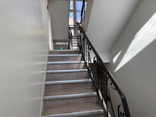 1821 17 Street Sw, Calgary, AB - Indoor Photo Showing Other Room