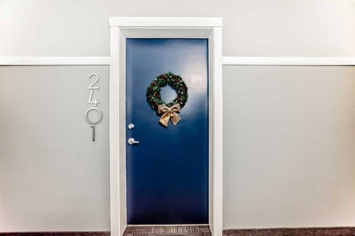2401-42 Cranbrook Gardens Se, Calgary, AB - Indoor Photo Showing Other Room