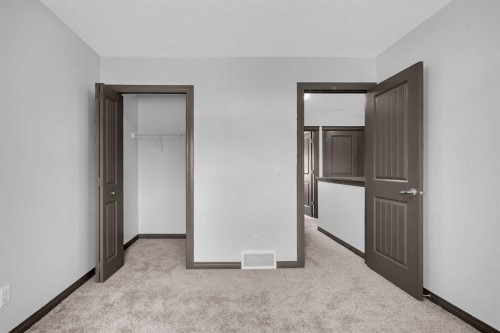 1121 Kingston Crescent Se, Airdrie, AB - Indoor