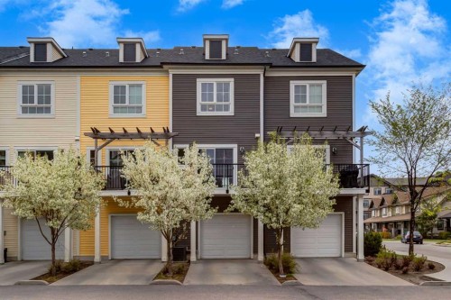 215 Copperpond Common Se, Calgary, AB - Outdoor With Facade