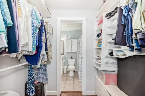 202-540 18 Avenue Sw, Calgary, AB - Indoor With Storage