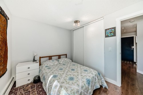 202-540 18 Avenue Sw, Calgary, AB - Indoor Photo Showing Bedroom