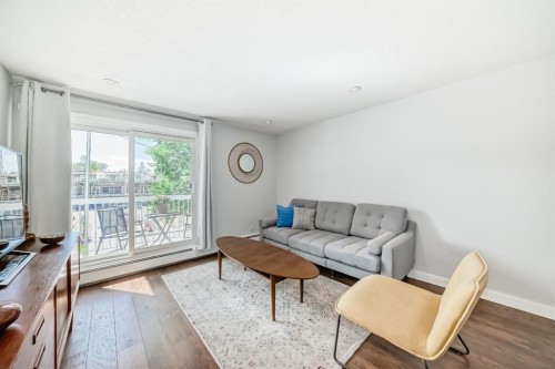 202-540 18 Avenue Sw, Calgary, AB - Indoor Photo Showing Living Room