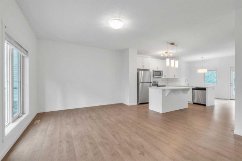 131 Legacy Point Se, Calgary, AB - Indoor Photo Showing Kitchen