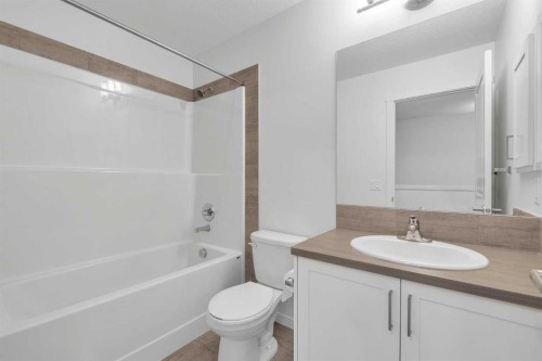 131 Legacy Point Se, Calgary, AB - Indoor Photo Showing Bathroom