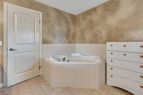 135 Panatella Close Nw, Calgary, AB - Indoor Photo Showing Bathroom