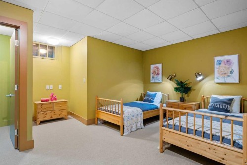 1933 5 Street Sw, Calgary, AB - Indoor Photo Showing Bedroom