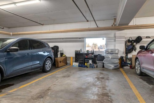 406-99 Westview Drive, Nanton, AB - Indoor Photo Showing Garage