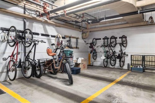 406-99 Westview Drive, Nanton, AB - Indoor Photo Showing Garage