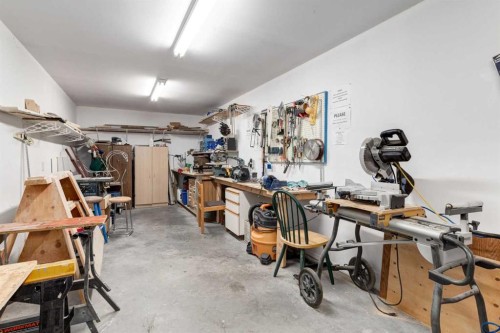 406-99 Westview Drive, Nanton, AB - Indoor