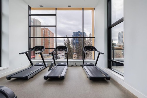 1608-310 12 Avenue Sw, Calgary, AB - Indoor Photo Showing Gym Room