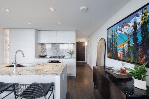 1608-310 12 Avenue Sw, Calgary, AB - Indoor Photo Showing Kitchen With Upgraded Kitchen