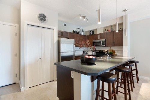 2203-604 East Lake Boulevard Ne, Airdrie, AB - Indoor Photo Showing Kitchen