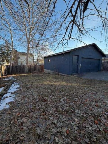 10 Radcliffe Crescent Se, Calgary, AB - Outdoor