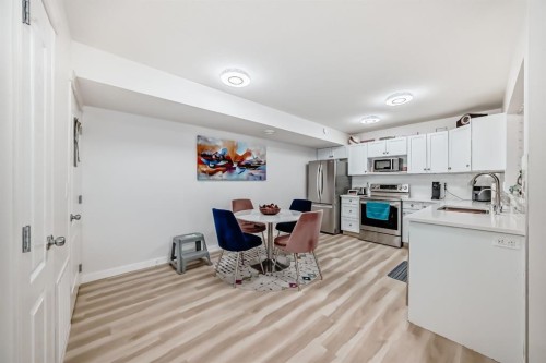 200-8 Bayside Place, Strathmore, AB - Indoor Photo Showing Other Room