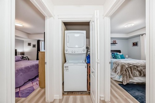 200-8 Bayside Place, Strathmore, AB - Indoor Photo Showing Laundry Room