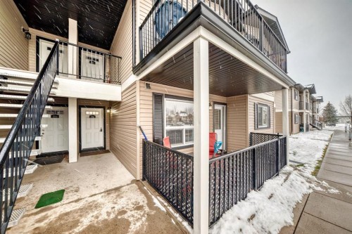 200-8 Bayside Place, Strathmore, AB - Outdoor With Exterior